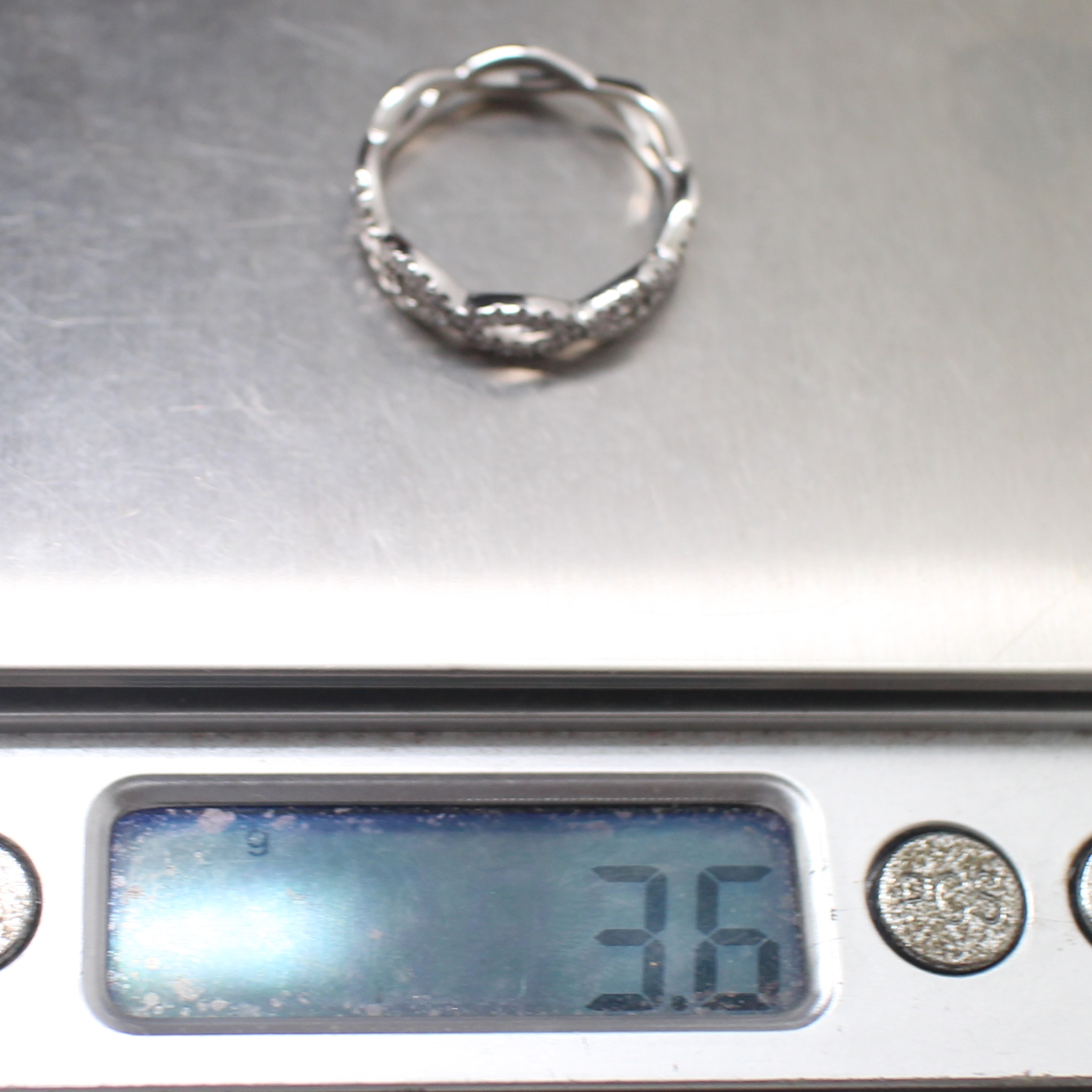 RG250150 แหวนเพชรอินฟินิตี้ เพชรแท้ 42 เม็ด 0.65 กะรัต ทองแท้ 18k นน.รวม 3.6 กรัม ขนาดแหวน 60