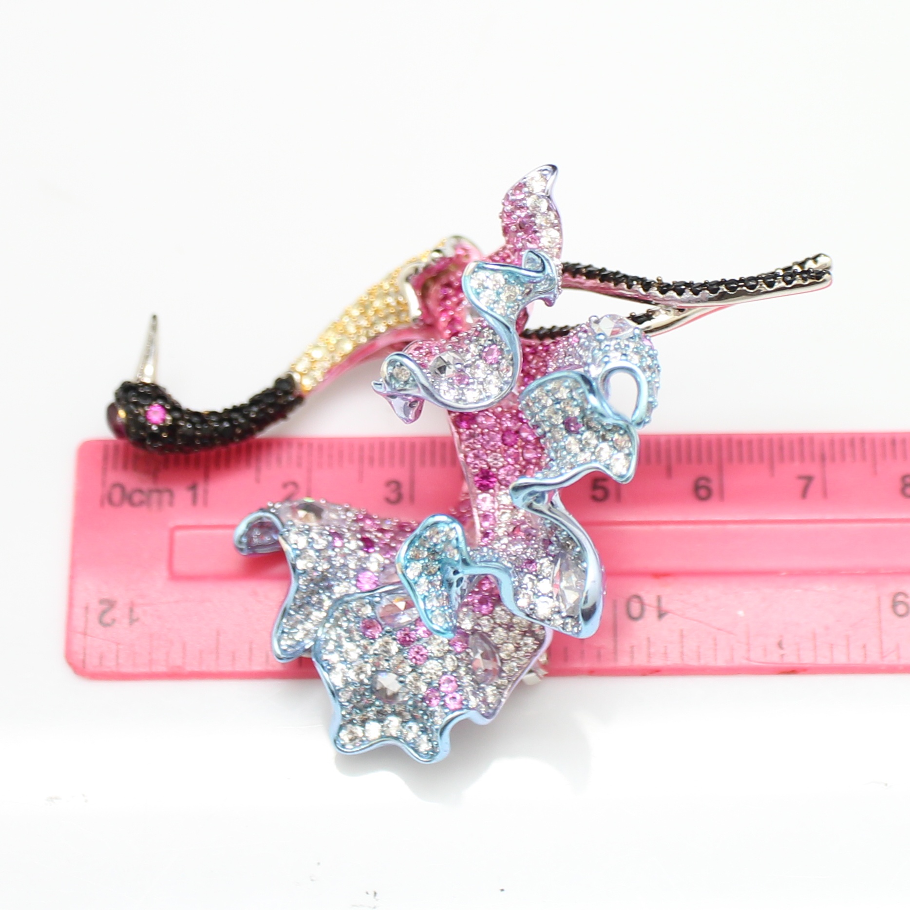 SI477 เข็มกลัดนกกระเรียน ประดับแก้วและ CZ เงินแท้ 92.5% นน.รวม 38.91 กรัม