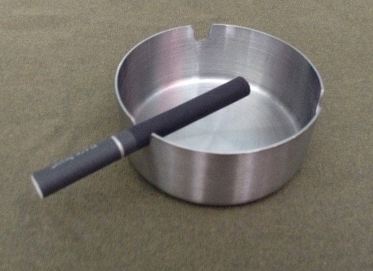 ที่เขี่ยบุหรี่ สแตนเลสอย่างดี สไตล์ zippo