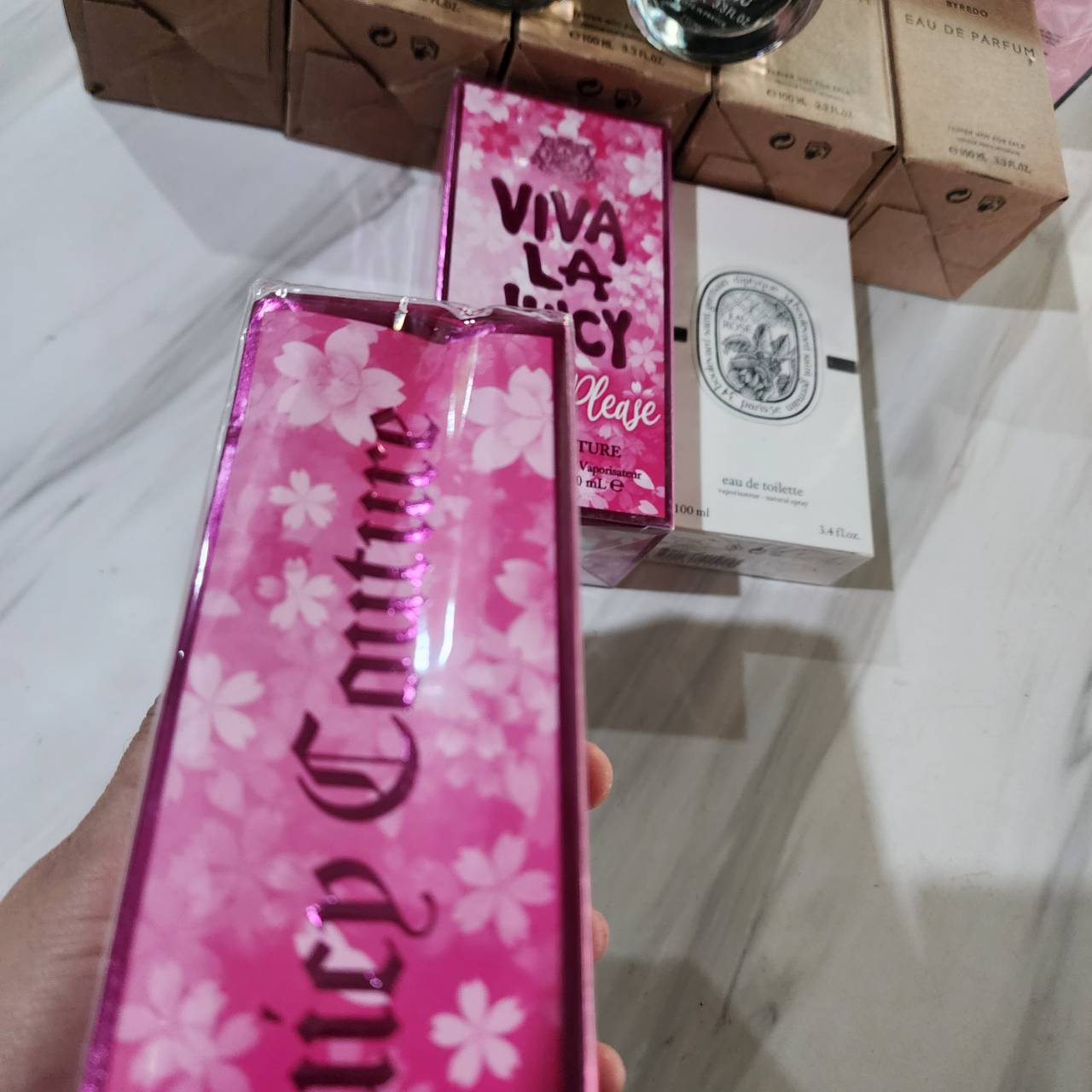 น้ำหอม Juicy Couture Viva La Juicy Petals Please 100ml กล่องซีล กล่องบุบ