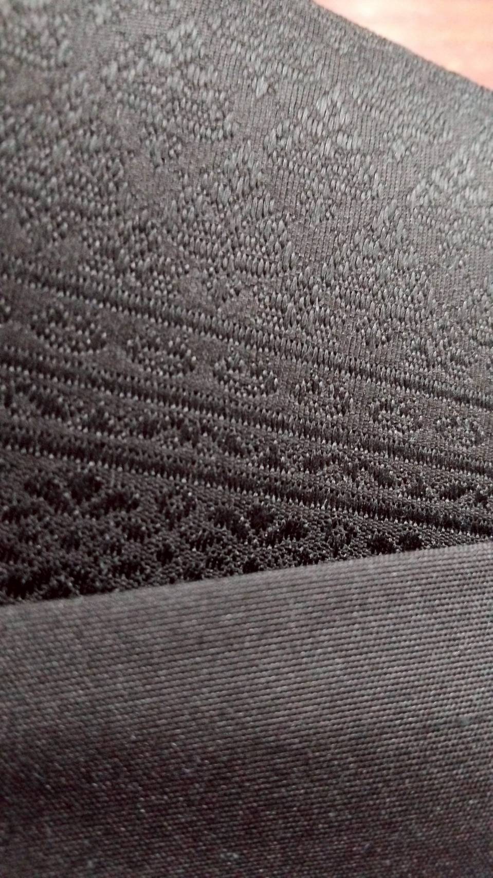 (ผ้าชุด)ไหมยกสุรินทร์ ขนาด 1x4เมตร (ลาย 2เมตร+สีพื้น 2เมตร) สีดำสนิท รหัส N10-NY-0311681