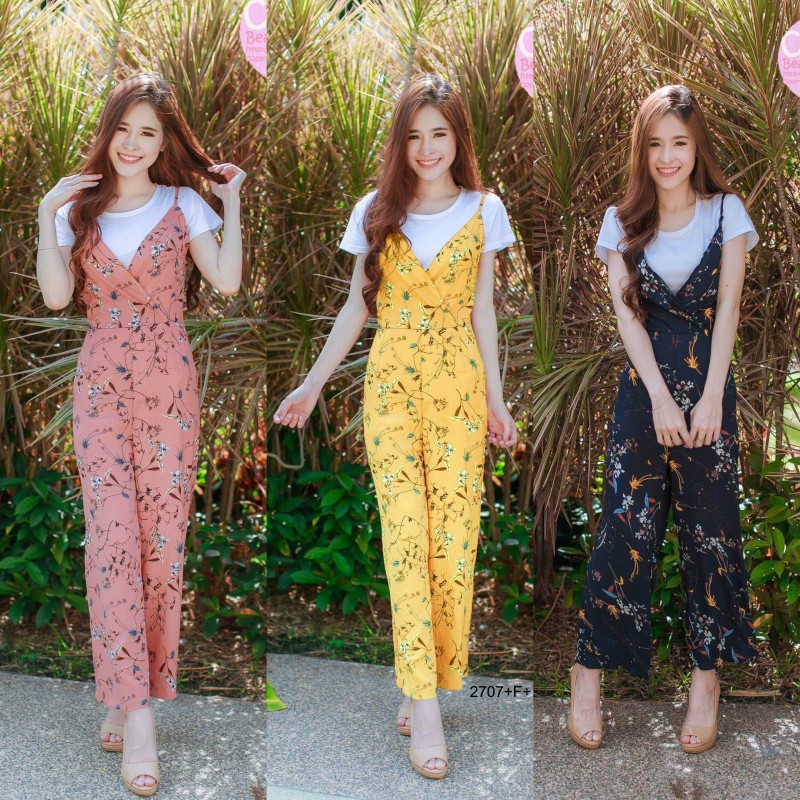 เซต 2 ชิ้นเสื้อยืดสีขาว+เอี้ยมกางเกงสายเดี่ยว ลายดอก TW2707
