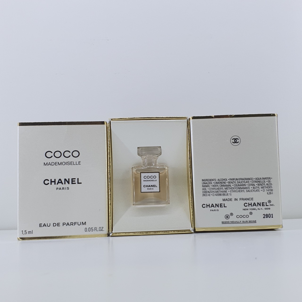 น้ำหอมจิ๋วมินิ Chanel Coco Mademoiselle EDP 1.5ml แบบแต้มมีกล่อง ( Mini Perfume น้ำหอมขนาดพกพา) น้ำหอมจิ๋วมินิ ขวดน่ารัก ตั้งโชว์ก็สวย พกพาก็สะดวก หัวแต้มตามจุดชีพจร
