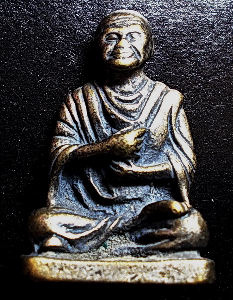 รูปหล่อสมเด็จโต โค๊ตระฆังใต้ฐาน