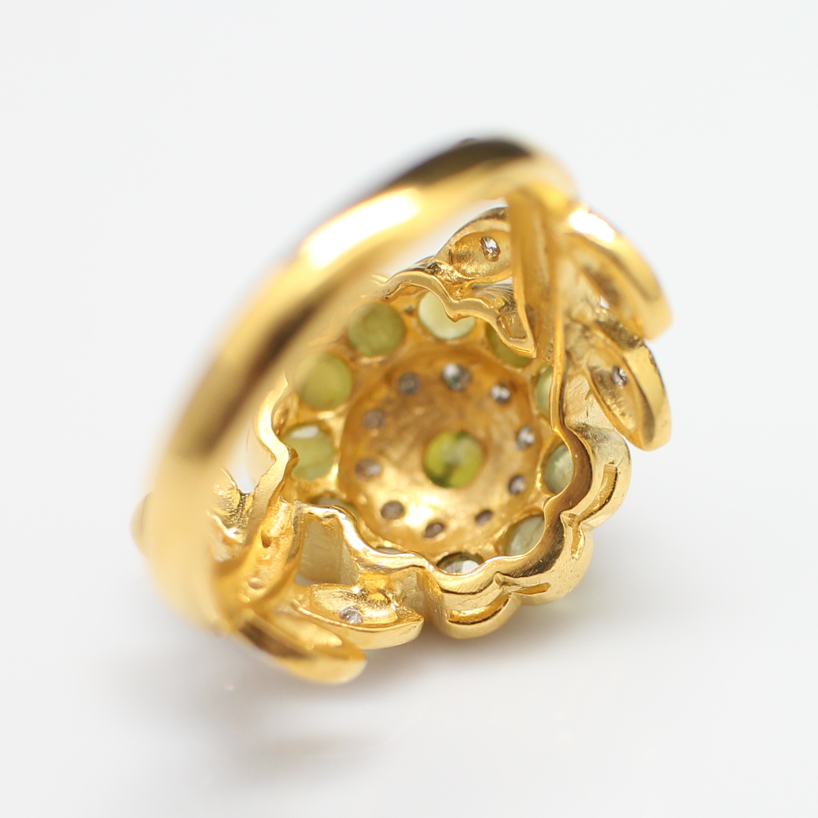 RG250102 แหวนตาแมวดอกไม้ ฝังเพชรแท้ 0.52 กะรัต ทองแท้ 9k นน.รวม 5.7 กรัม ขนาดแหวน 55