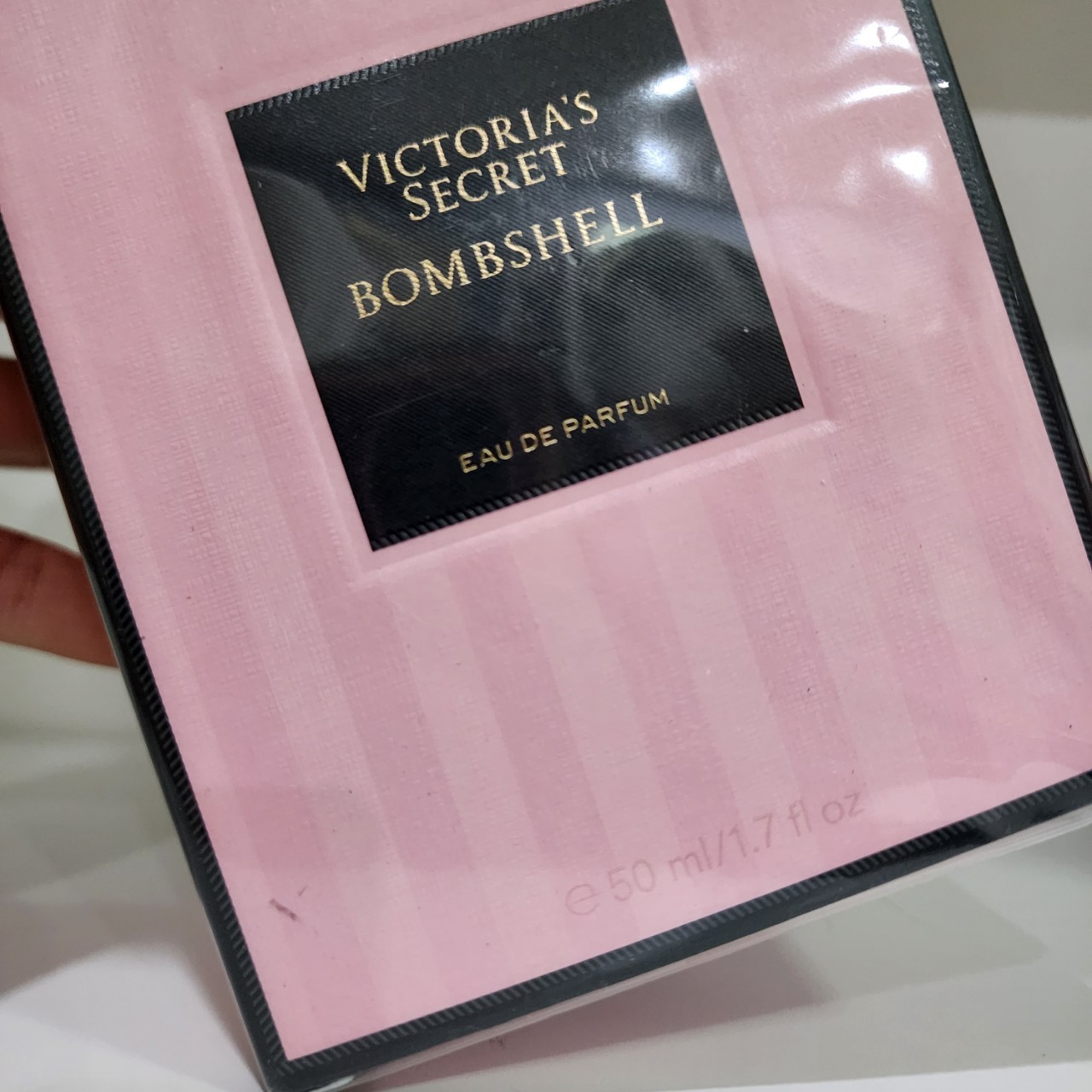 น้ำหอมแท้ Victoria's Secret Bombshell EDP 50ml กล่องซีล
