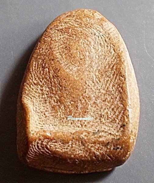 พระกรุลานดอกไม้ พิมพ์ซุ้มกอ เนื้อดิน สุโขทัย