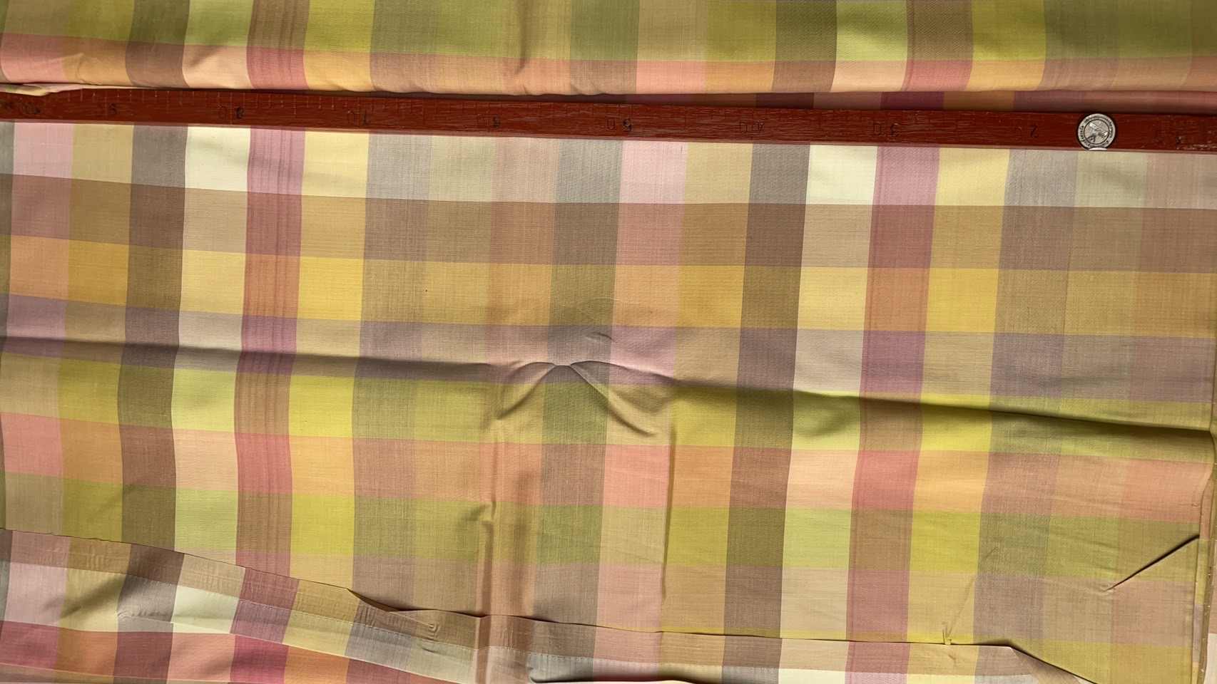 ผ้าไหม ลายร้อยสี ไหมแท้ multicolor สีโทนอุ่น ขายตามความยาวเมตร รหัส MC-76-P4126