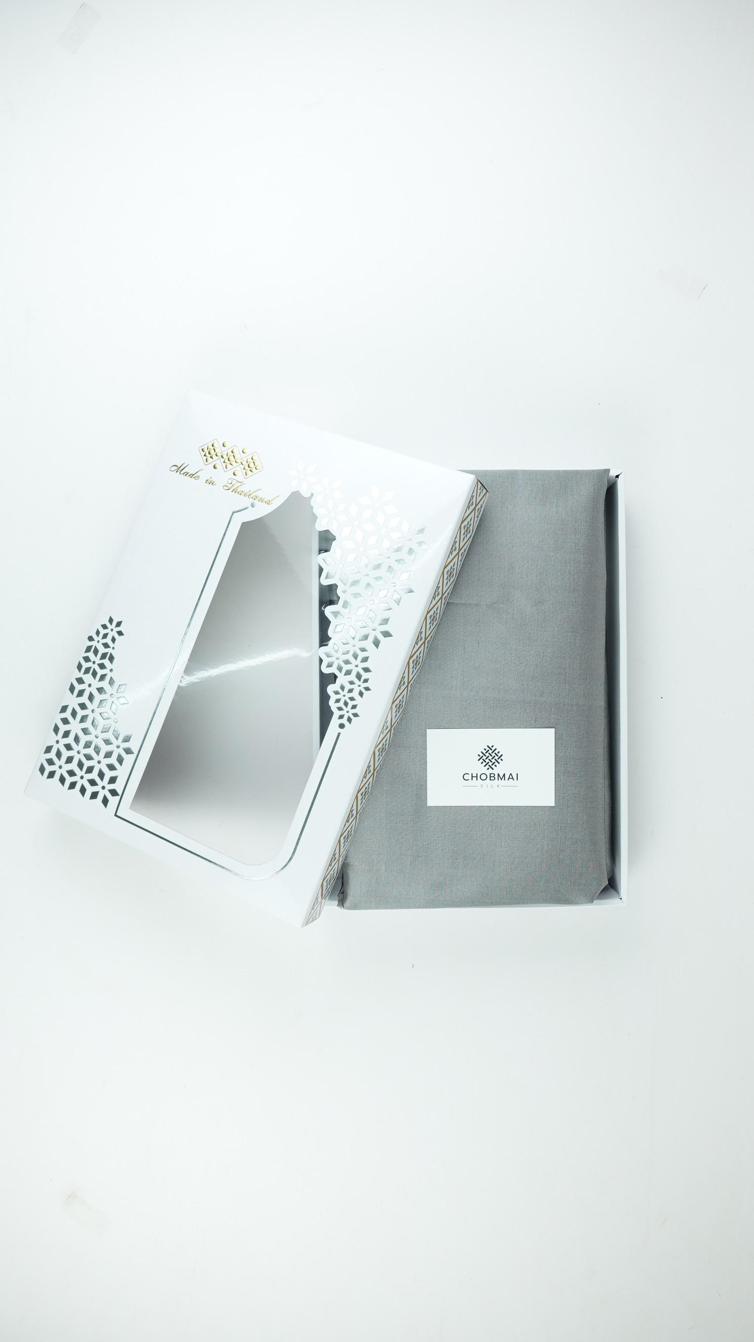 เซ็ตของขวัญ ผ้าปูที่นอนไหมแท้+ปลอกหมอน2ใบ เลือกขนาด King หรือ Queen size