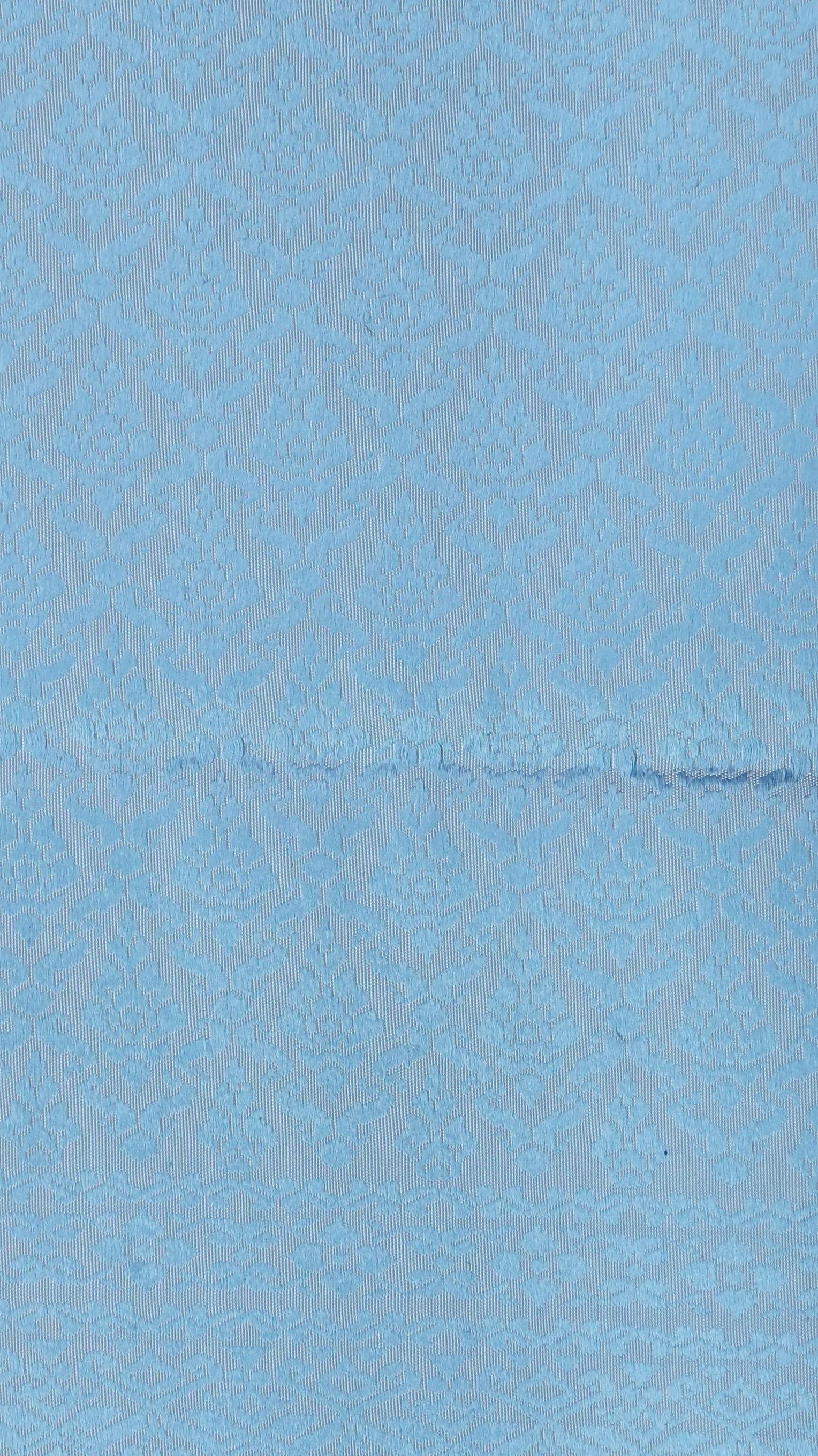 (ผ้าชุด)ไหมยกสุรินทร์ ตรานกยูง ขนาด 1x4เมตร (ลาย 2เมตร+สีพื้น 2เมตร) สีฟ้า รหัส N10-NY-0127681504