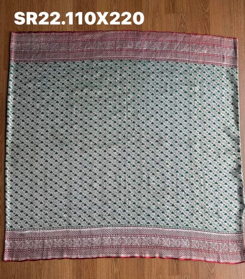 ซิ่น ผ้าปาโตล่ายกเงิน เส้นยืนไหมแท้ ขนาด 110x220ซม สีเขียว สีเทา รหัส N9-SIL0523667