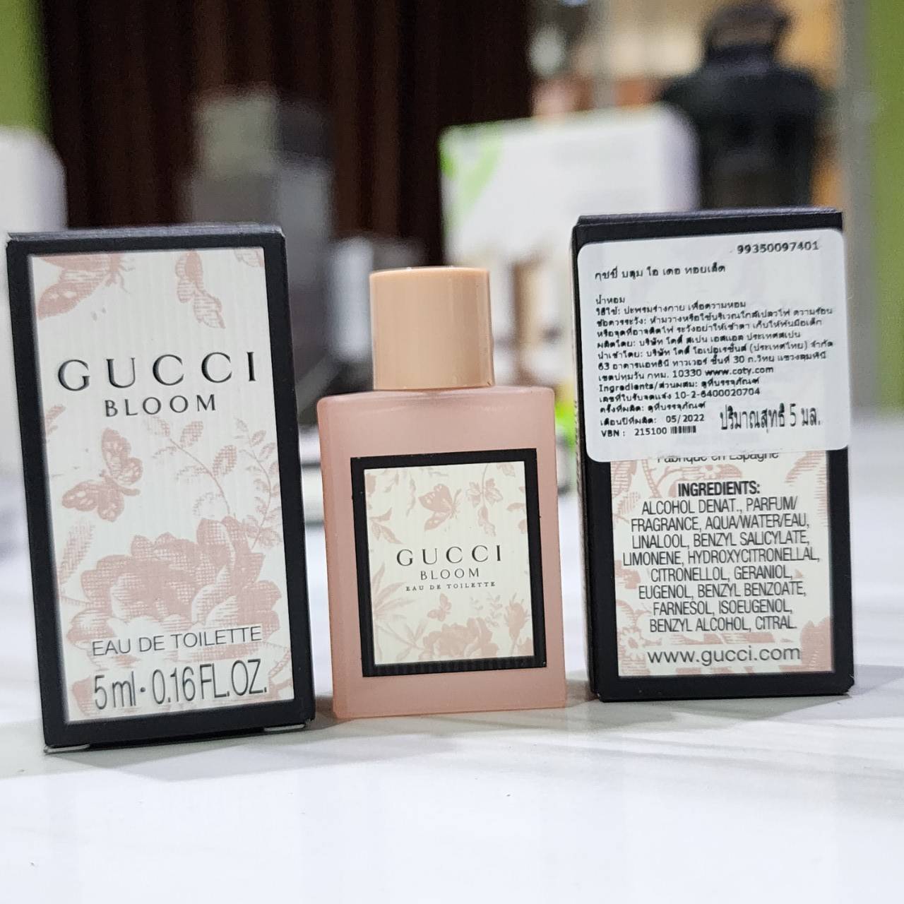น้ำหอมจิ๋วมินิ Gucci Bloom Eau de Toilette 5ml กล่องป้ายไทย แบบแต้มมีกล่อง ( Mini Perfume น้ำหอมขนาดพกพา) น้ำหอมจิ๋วมินิ ขวดน่ารัก ตั้งโชว์ก็สวย พกพาก็สะดวก หัวแต้มตามจุดชีพจร