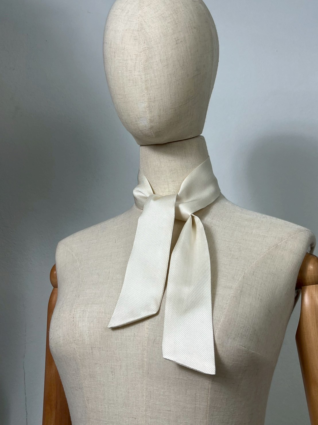 ไทริ้บบิ้น ผ้าไหมลายริ้ว 4ตะกอ ขนาด 5 x 86.5 cm (ผลิตขั้นต่ำ 8 เส้น)