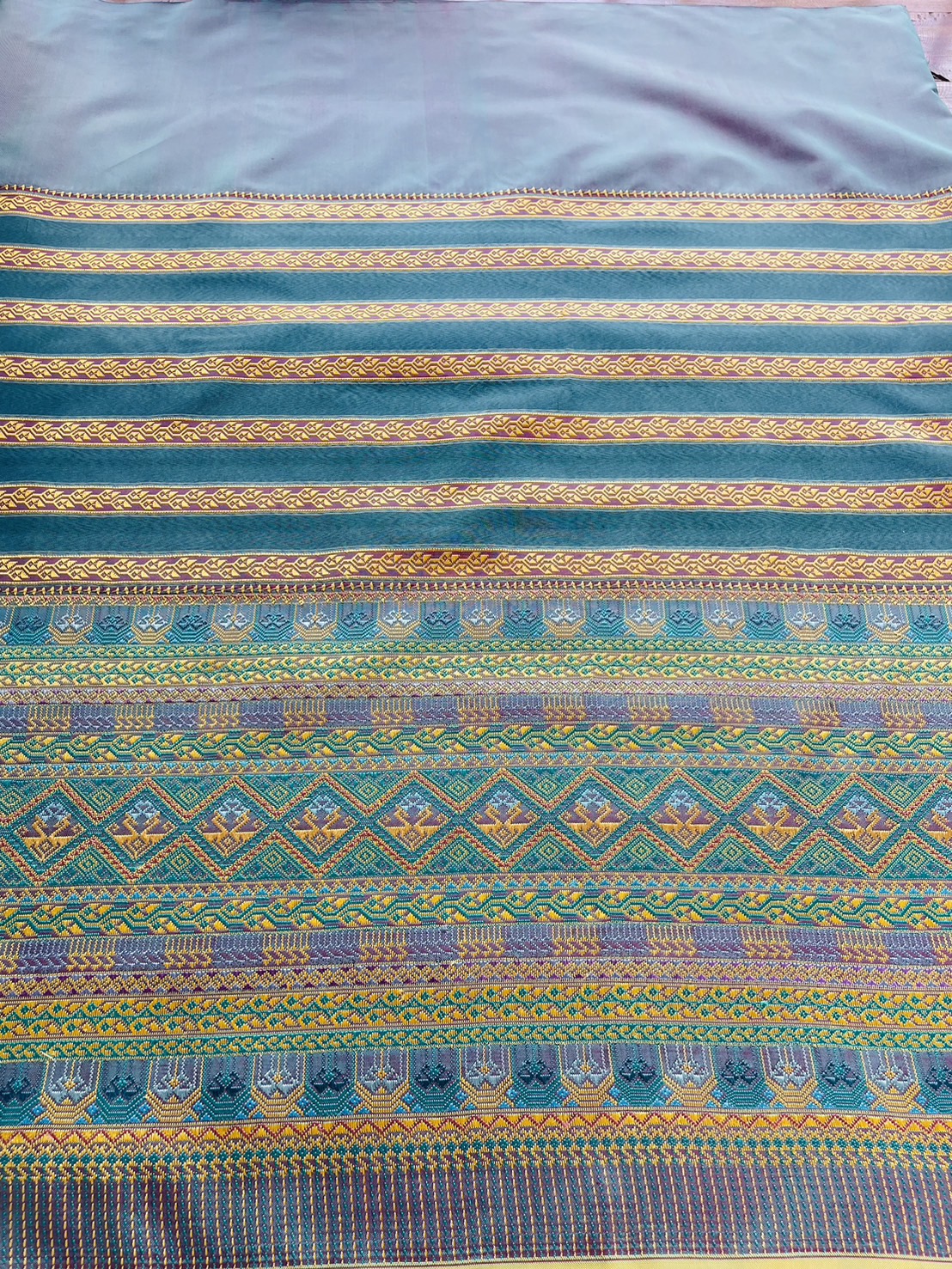 ซิ่นตีนจก ผ้าไหมทั้งผืน (ยืนไหม พุ่งไหม จกไหม) โทนสีฟ้าเขียว รหัส N9-105-0507686