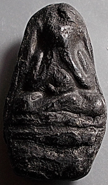 พระปิดตาสองหน้า ลพ.เชย วัดท่าควาย สิงห์บุรี