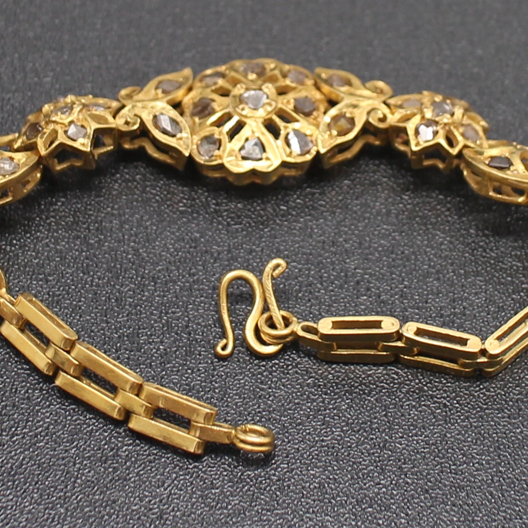 BL25090 สร้อยข้อมือเพชรซีกดอกไม้ ทองแท้ 90% นน.รวม 23.1 กรัม ยาว 17.5 ซม.