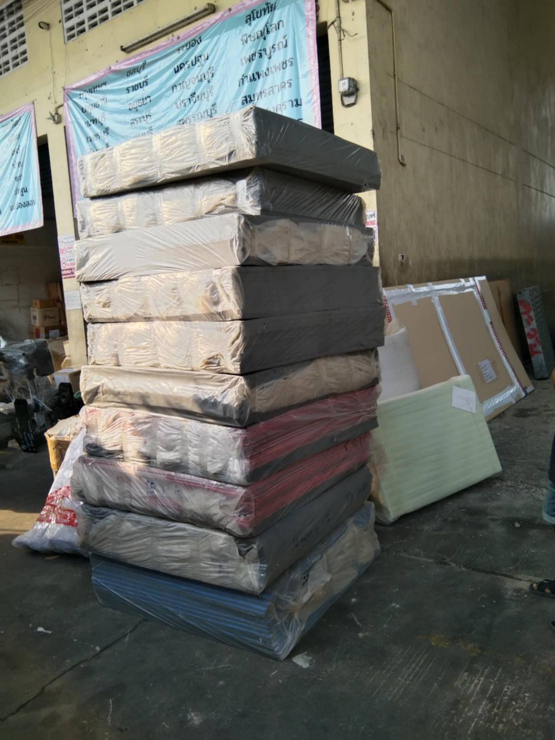 แผ่นโฟมจิ๊กซอว์ปูพื้น สนามมวย เทควันโด ขนาด 1 x 1 m ราคาเริ่มที่ 200 บาท