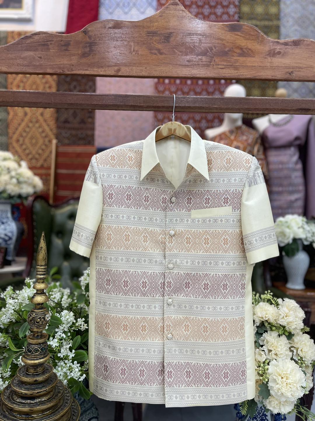 เสื้อสูทไหมแพรวา แขนสั้น สีขาวครีม ไซส์L รหัส DR-BM-05236819