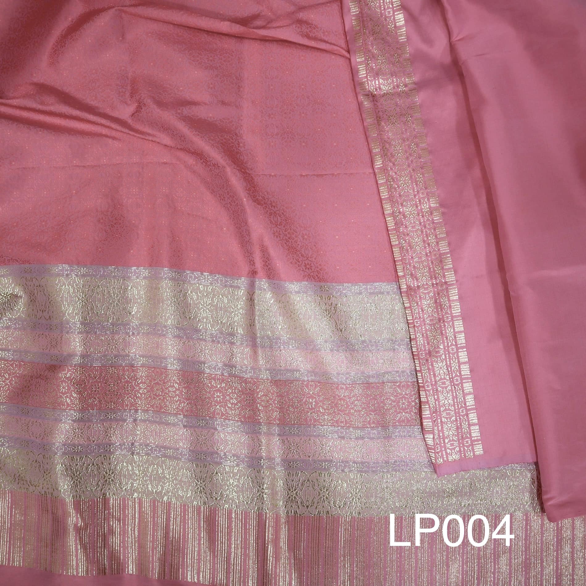 (ผ้าชุด) ผ้าไหมยกดอกลำพูน (สีพื้น 2เมตร+ลาย 2.4เมตร) สีชมพู รหัส N90-AA-LP004