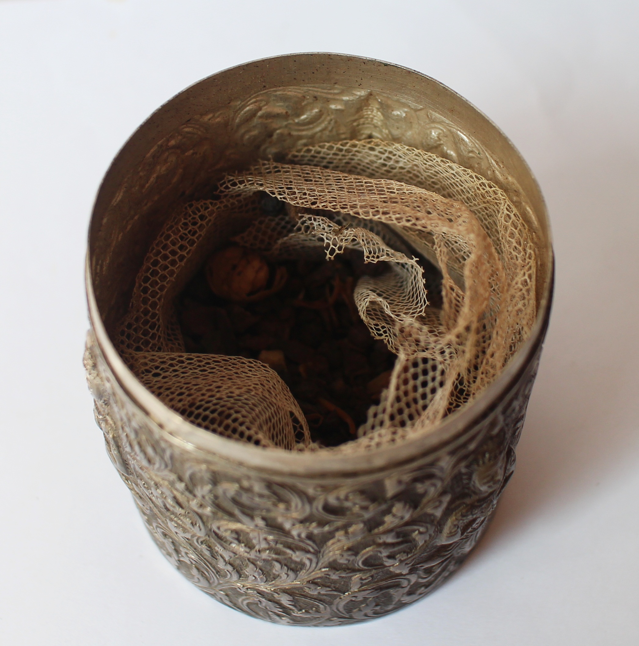 SI119 กระปุกยาดมลายเทพพนม ดุลลาย เงินแท้ 92.5 % สูง 8 cm. นน. 148.7 กรัม งานเก่าเก็บ