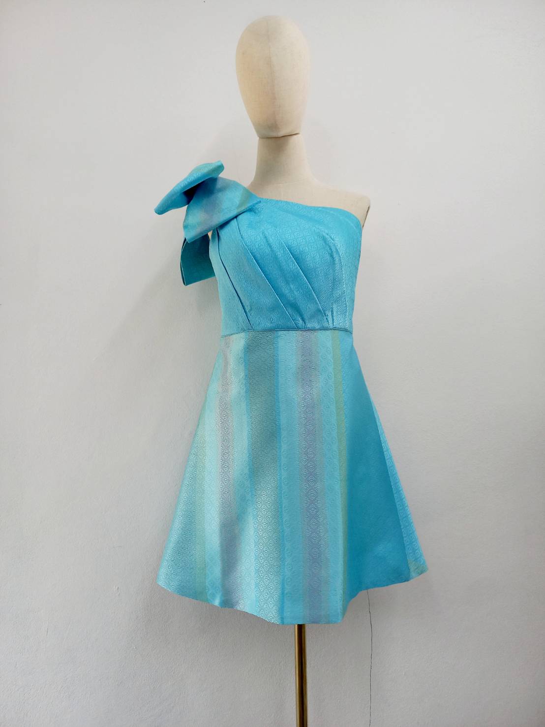 แบบตัดชุด เดรสผ้าไหม (ไม่รวมผ้า) chobmai x ARW รหัส CUT-ARW-11767