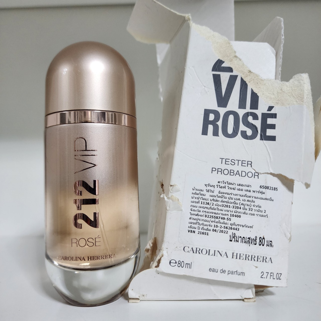 น้ำหอมแท้ Carolina Herrera 212 Vip Rose Edp 80ml อดีตกล่องขาวป้ายไทยตอนนี้โดนหมากัดขอคนไม่ซีเรียสตามรูป