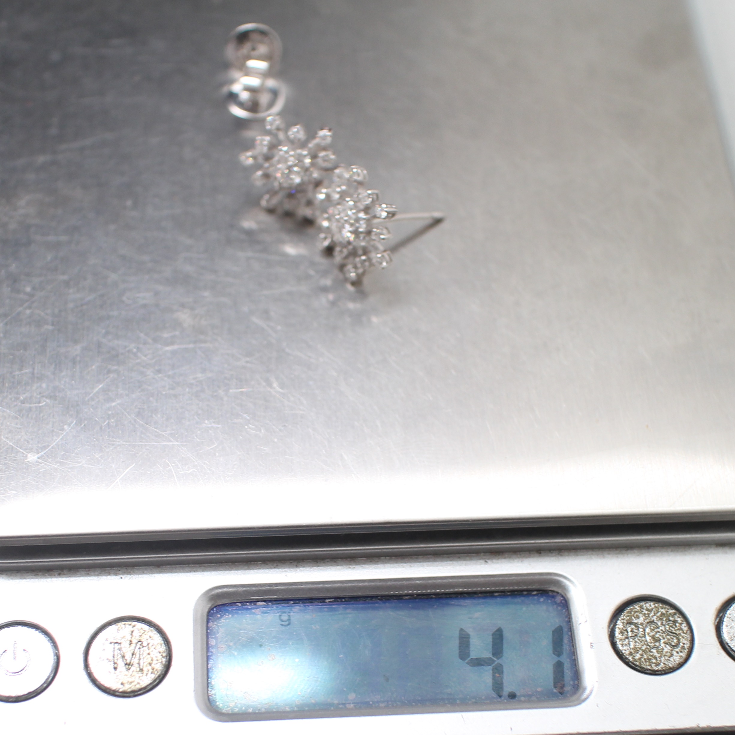 ER25142 ต่างหูเพชรดอกไม้ เพชรแท้ 38 เม็ด 1.16 กะรัต ทองแท้ 18k นน.รวม 4.1 กรัม