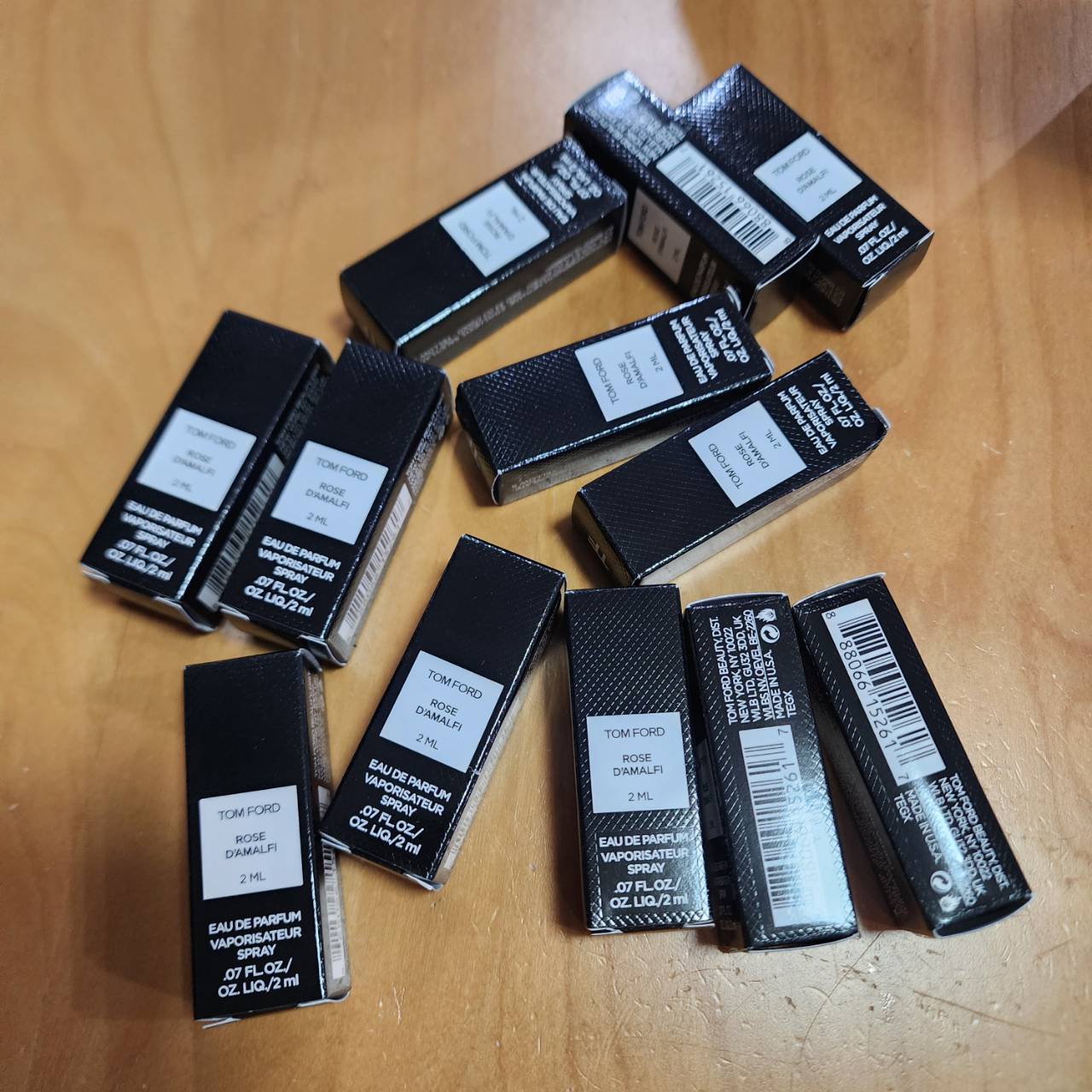 น้ำหอมไวออลหลอดทดลอง Tom Ford Rose D'Amalfi 2ml Spray Sample Vial แบบหลอดทดลอง น้ำหอมไวออลแบบหลอด