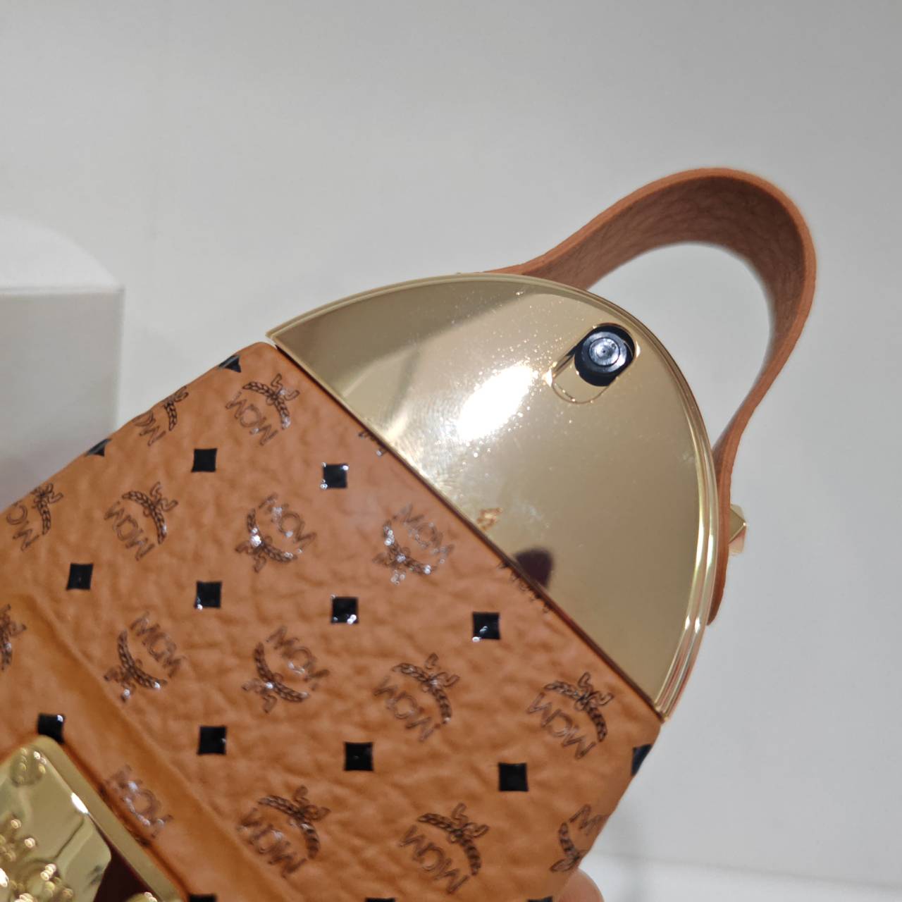 น้ำหอมแท้ MCM Eau de Parfum 75ml กล่องเทสเตอร์ โคเมี่ยมดำ1จุด