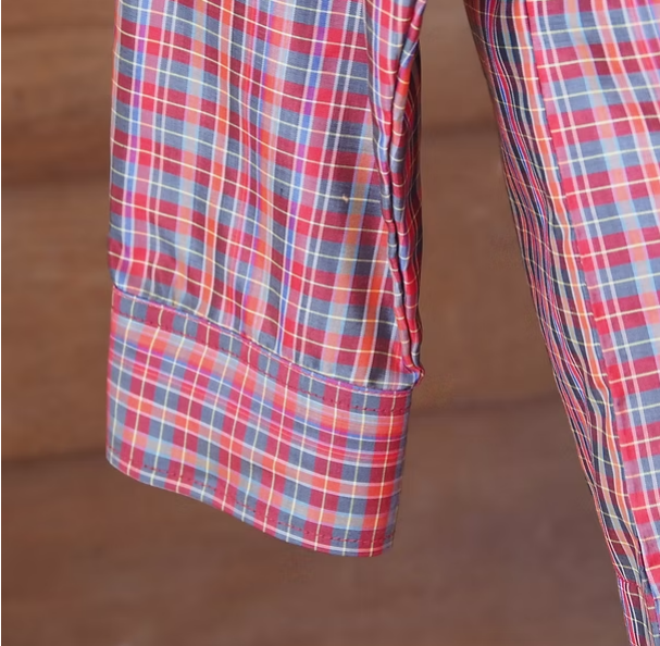 เสื้อเชิ้ตแขนยาว ผ้าไหมลายสก๊อต สีแดงสลับฟ้า รหัส DN-CT-SKU100848