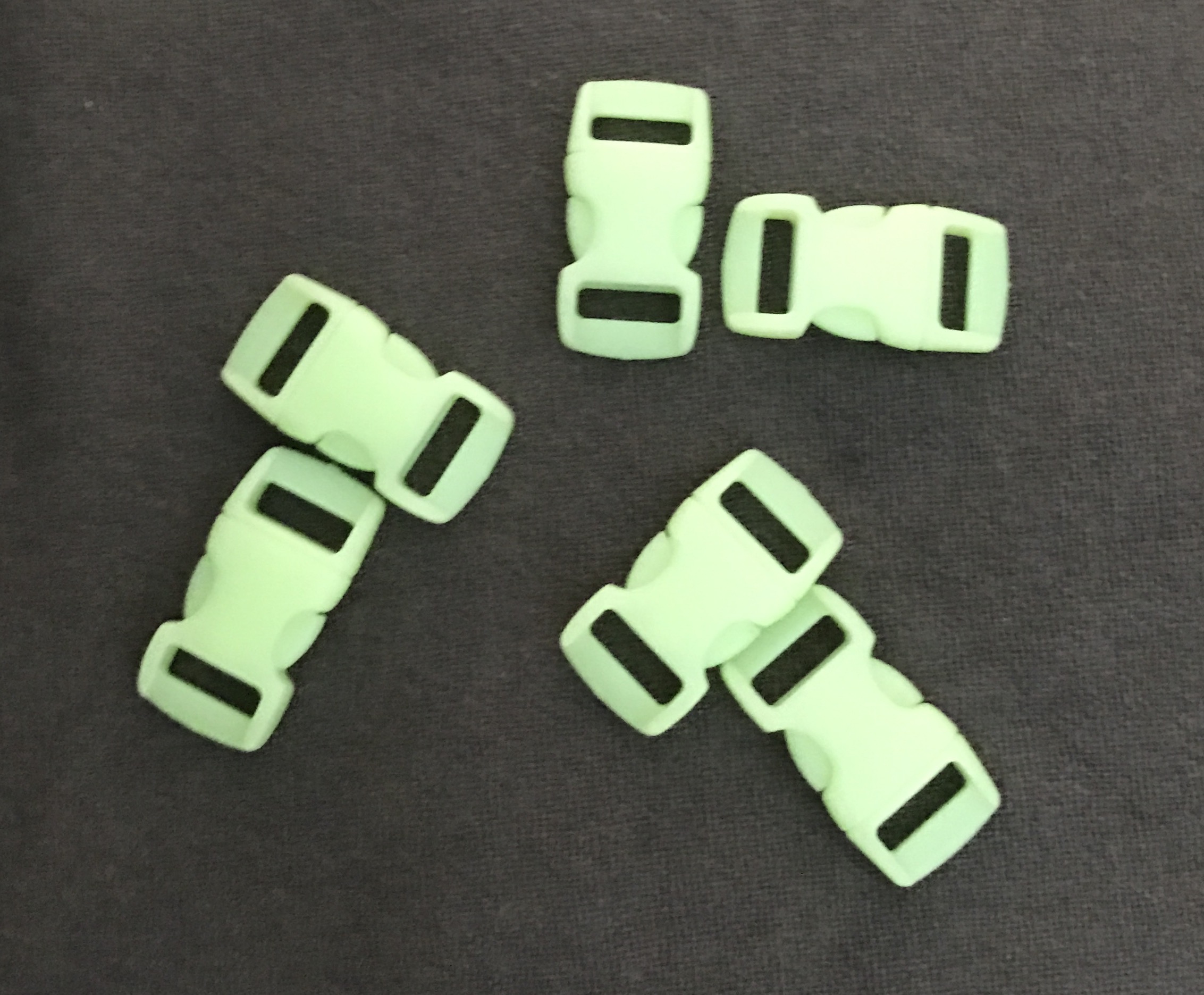 ก้ามปู ขนาดเล็ก 1 CM เรืองแสง คู่ละ