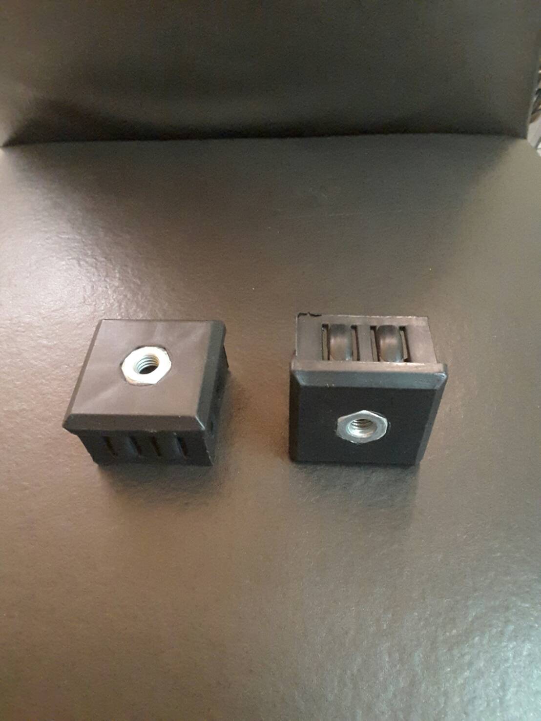 ฝาสวมท่อเหลี่ยม+น๊อตตัวเมีย