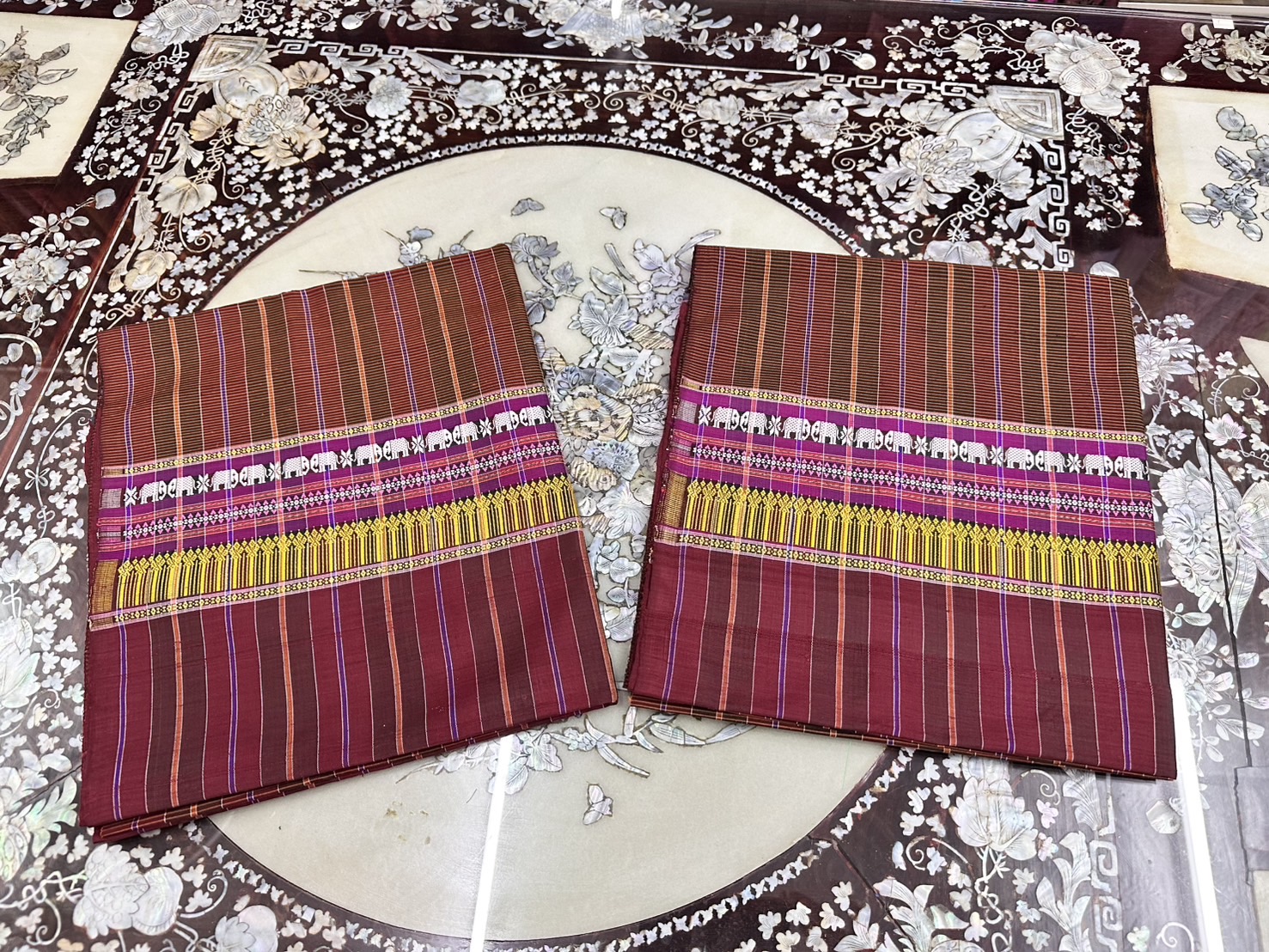 ผ้าขาวม้า ผ้าไหม ไหมแท้ ขนาด 70x200cm ขิดลายช้าง สีชมพู รหัส R4E-ST-021968132