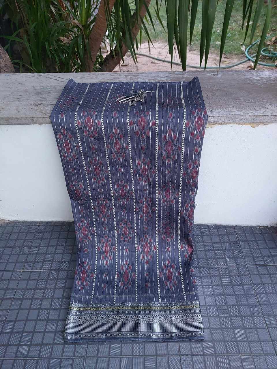 ซิ่นผ้าไหม กาบบัว ต่อตีนตวย(เย็บถุงแล้ว) ไหมแท้ ขนาด 113x200ซม. สีเทาเข้มนกพิราบ รหัส WN-103-05276822