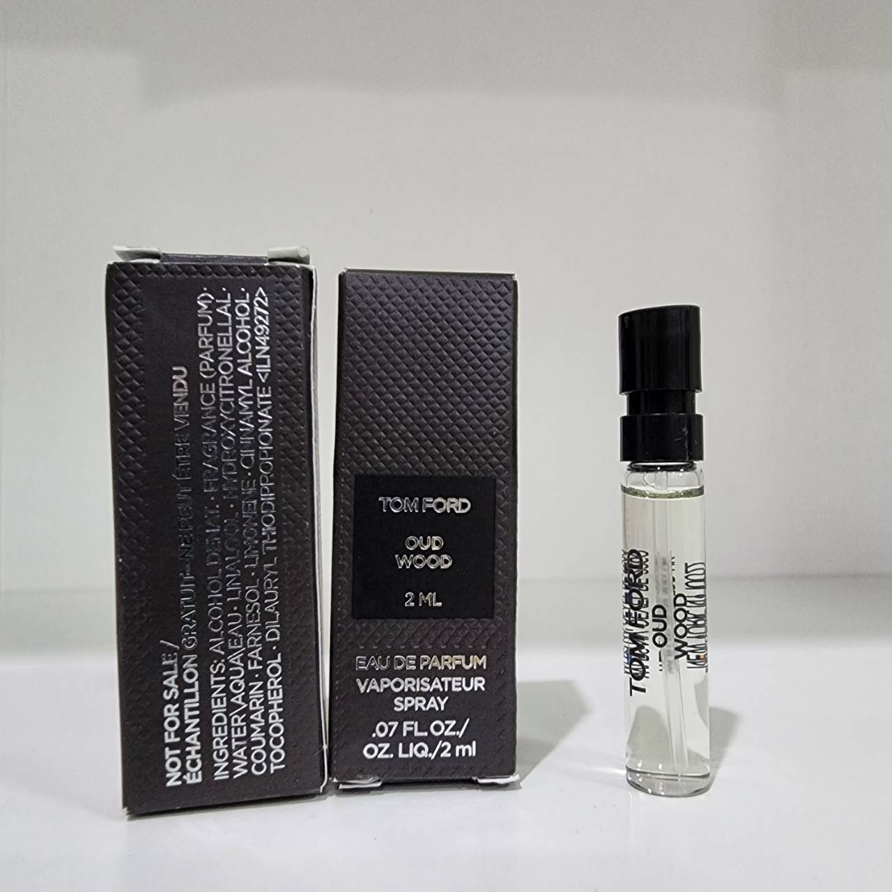 น้ำหอมไวออลหลอดทดลอง Tom Ford Oud Wood Eau de Parfum 2ml Spray Sample Vial ขนาดทดลองแบบ VIAL