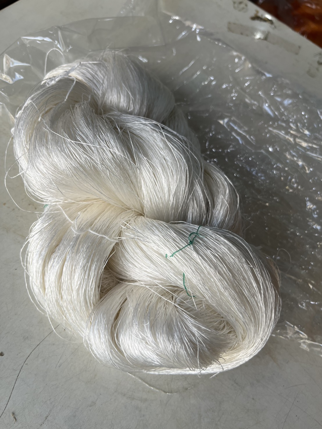 เส้นไหมฟอก (1ไจ) ไหมแท้100% สีขาว รหัส AA-1112680