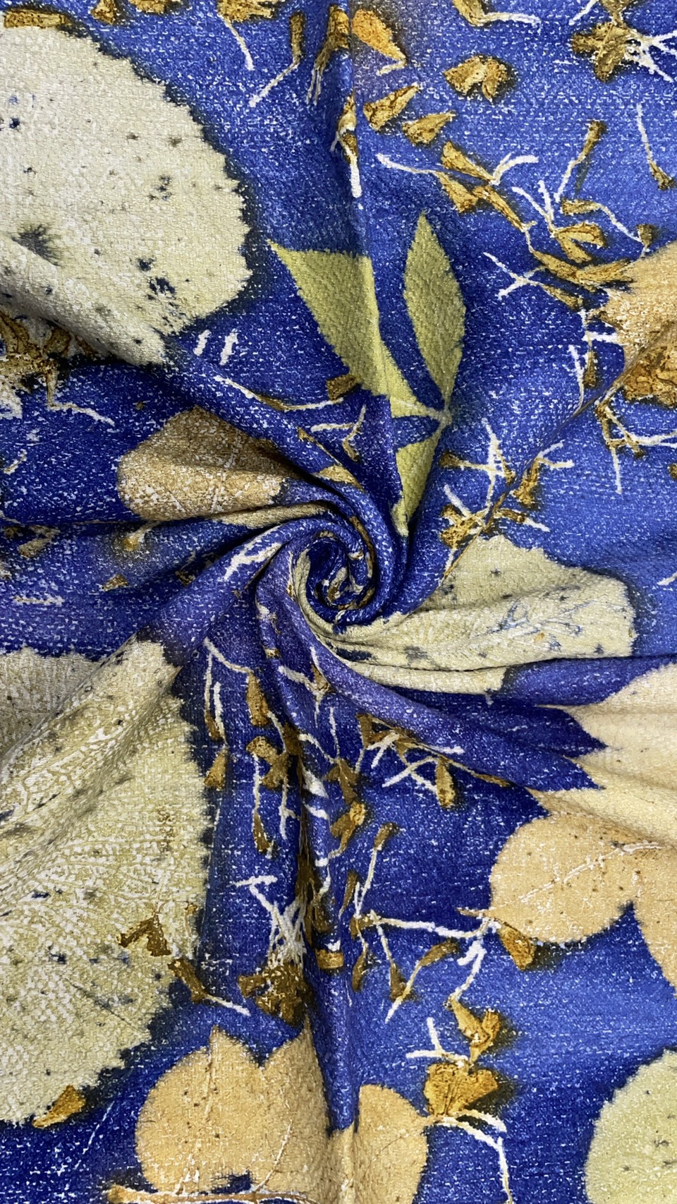 ผ้าคลุมไหล่ผ้าไหม Eco print เนื้อยกดอก มีชายครุย ขนาด 60x180ซม. สีน้ำเงิน รหัส ECO-82-1114688