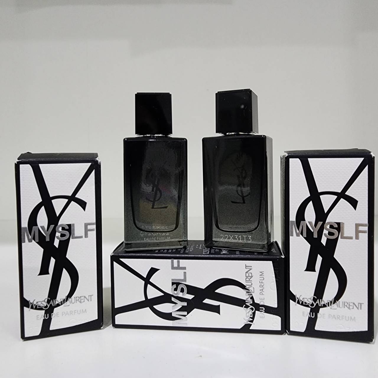 น้ำหอมจิ๋วมินิ YSL MYSLF Eau de Parfum 7.5ml แบบแต้มมีกล่อง ( Mini Perfume น้ำหอมขนาดพกพา) น้ำหอมจิ๋วมินิ ขวดน่ารัก ตั้งโชว์ก็สวย พกพาก็สะดวก หัวแต้มตามจุดชีพจร