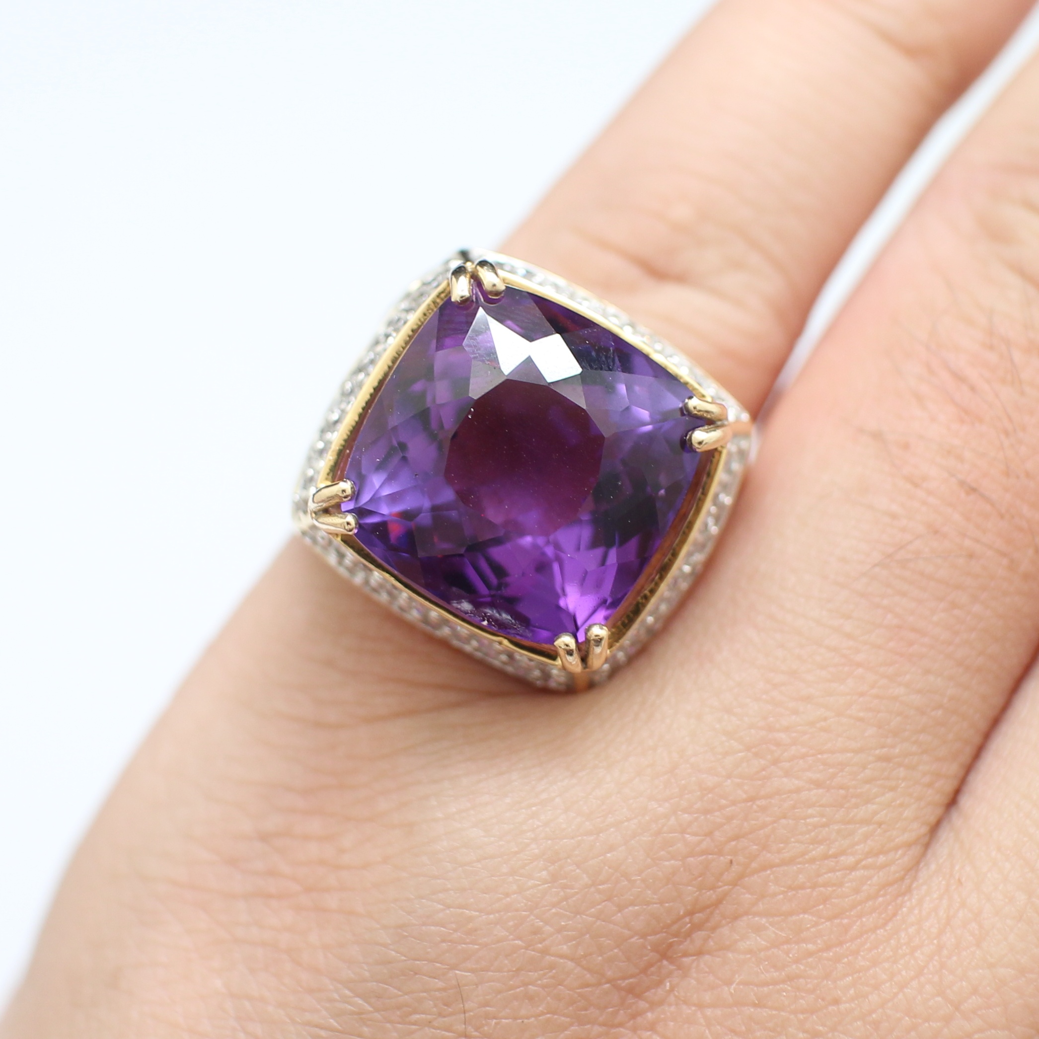 RG250592 แหวนอะเมทิสล้อมเพชร เพชรแท้ 0.68 กะรัต อะเมทิส 15.2 กะรัต ทองแท้ 9k นน.รวม 13.78 กรัม ขนาดแหวน 52