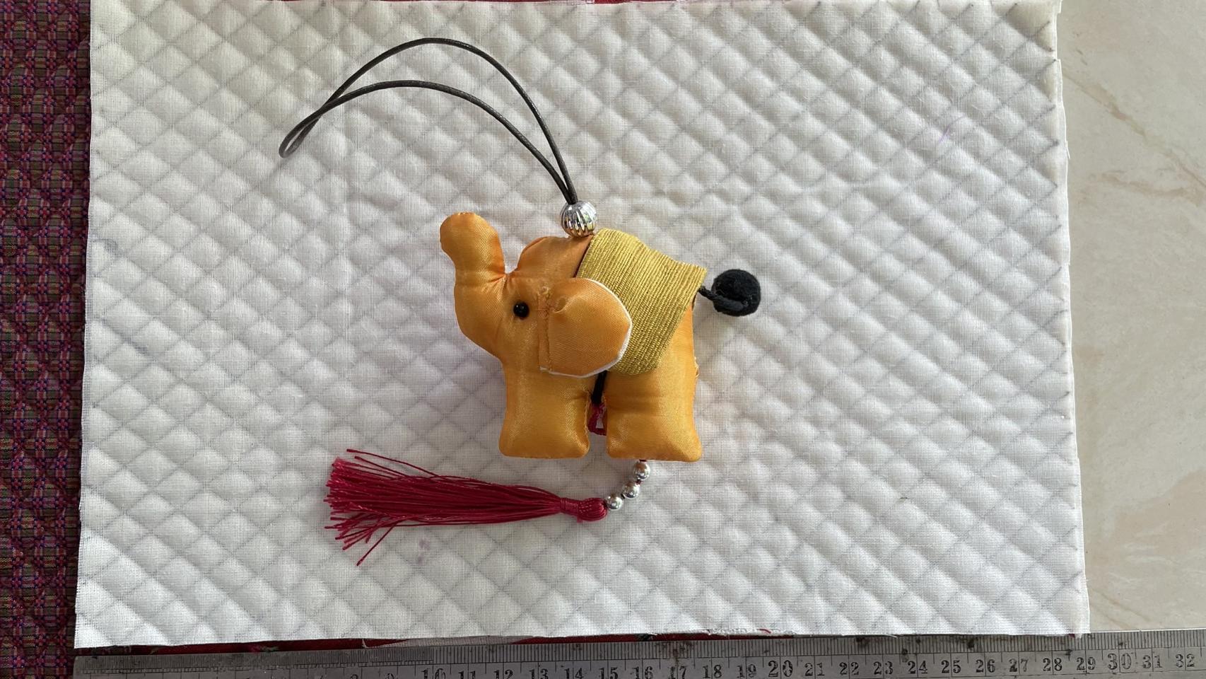 สั่งผลิตตุ๊กตาช้าง ขนาด 6x7ซม. (แพ็ค 12 ชิ้น) คละสี คละลาย รหัส RNB-34-053068