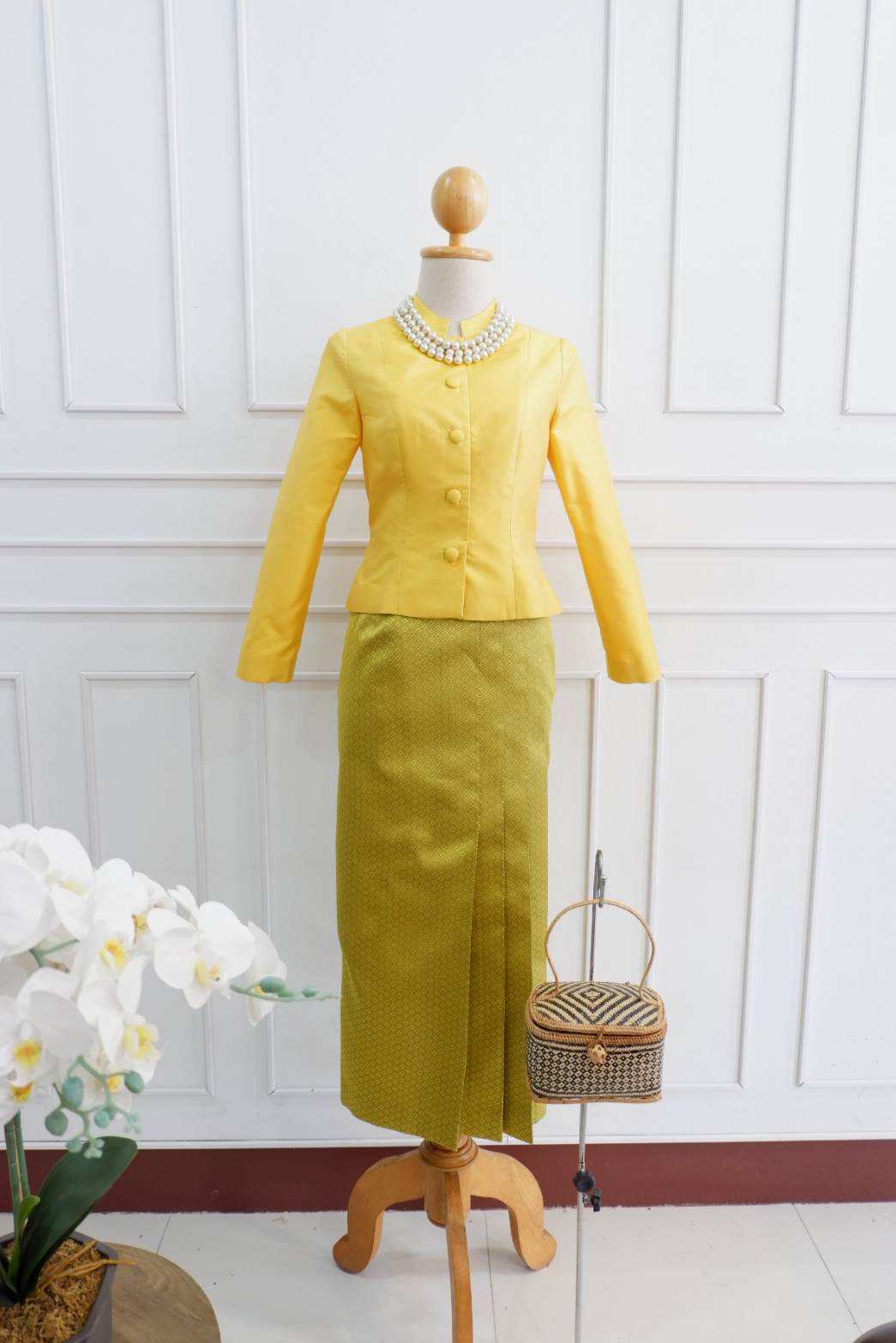 แบบตัดชุด แยกชิ้น เสื้อ+กระโปรง ชุดไทยจิตรลดา ผ้าไหม (ไม่รวมผ้า) รหัส CUT-ST002