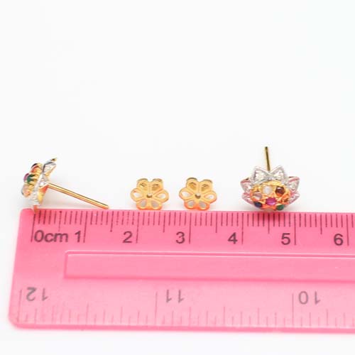 ER25079 ต่างหูนพเก้าบัวคว่ำ เพชรแท้ 16 เม็ด 0.16 กะรัต ทองแท้ 90% นน.รวม 3.6 กรัม