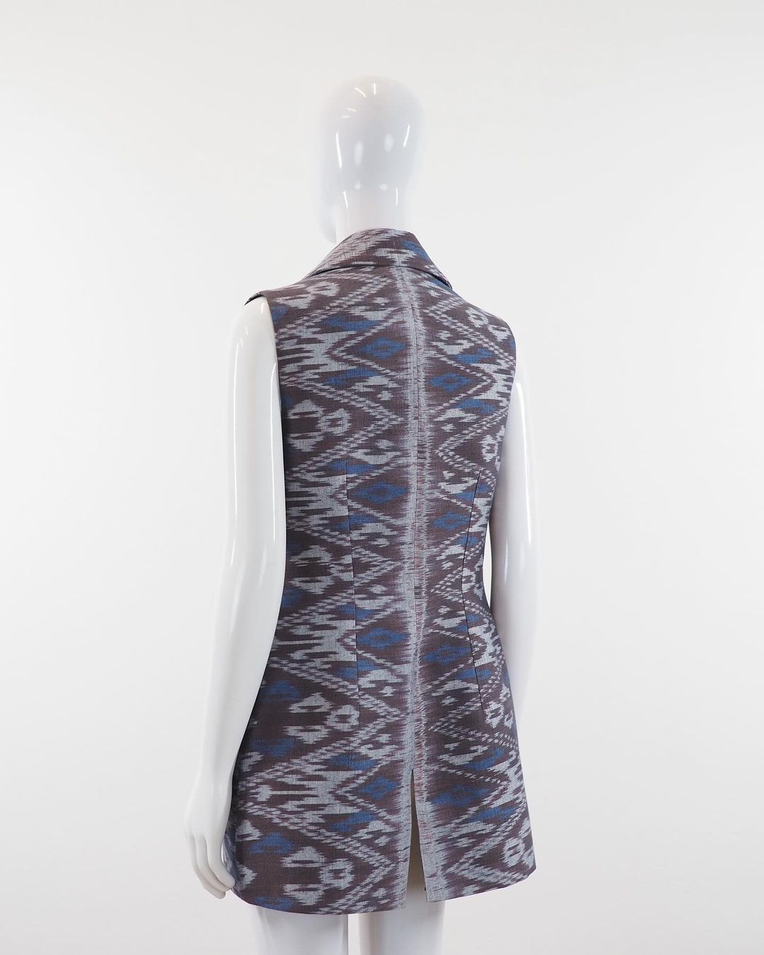 แบบตัด เสื้อผ้าไหม (ไม่รวมผ้า) ตามแบบ รหัส CUT-JHN-07116709