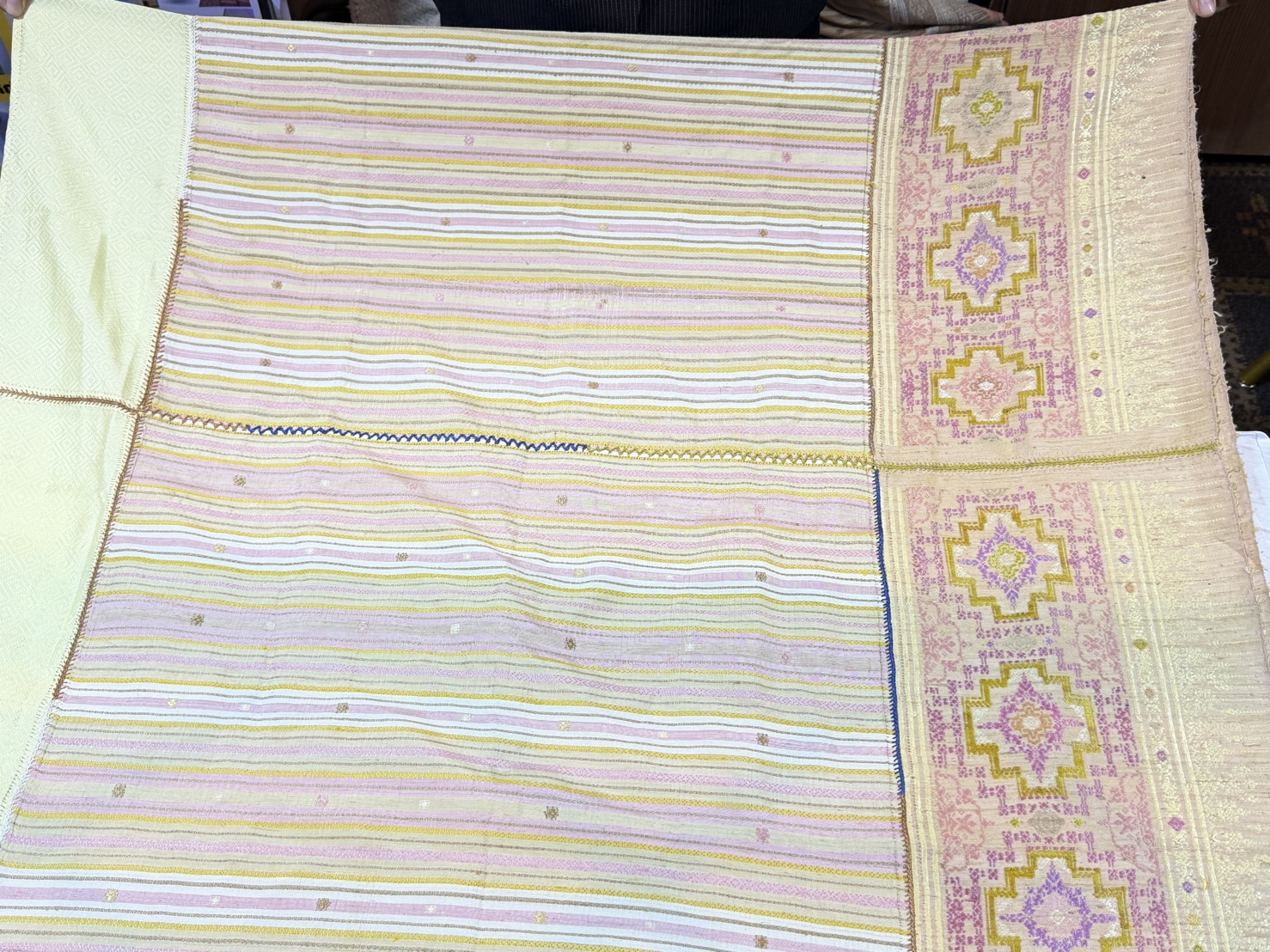 ซิ่นจกขิดไหม ขนาด1x2เมตร สีครีม รหัส R4F-155-1204682