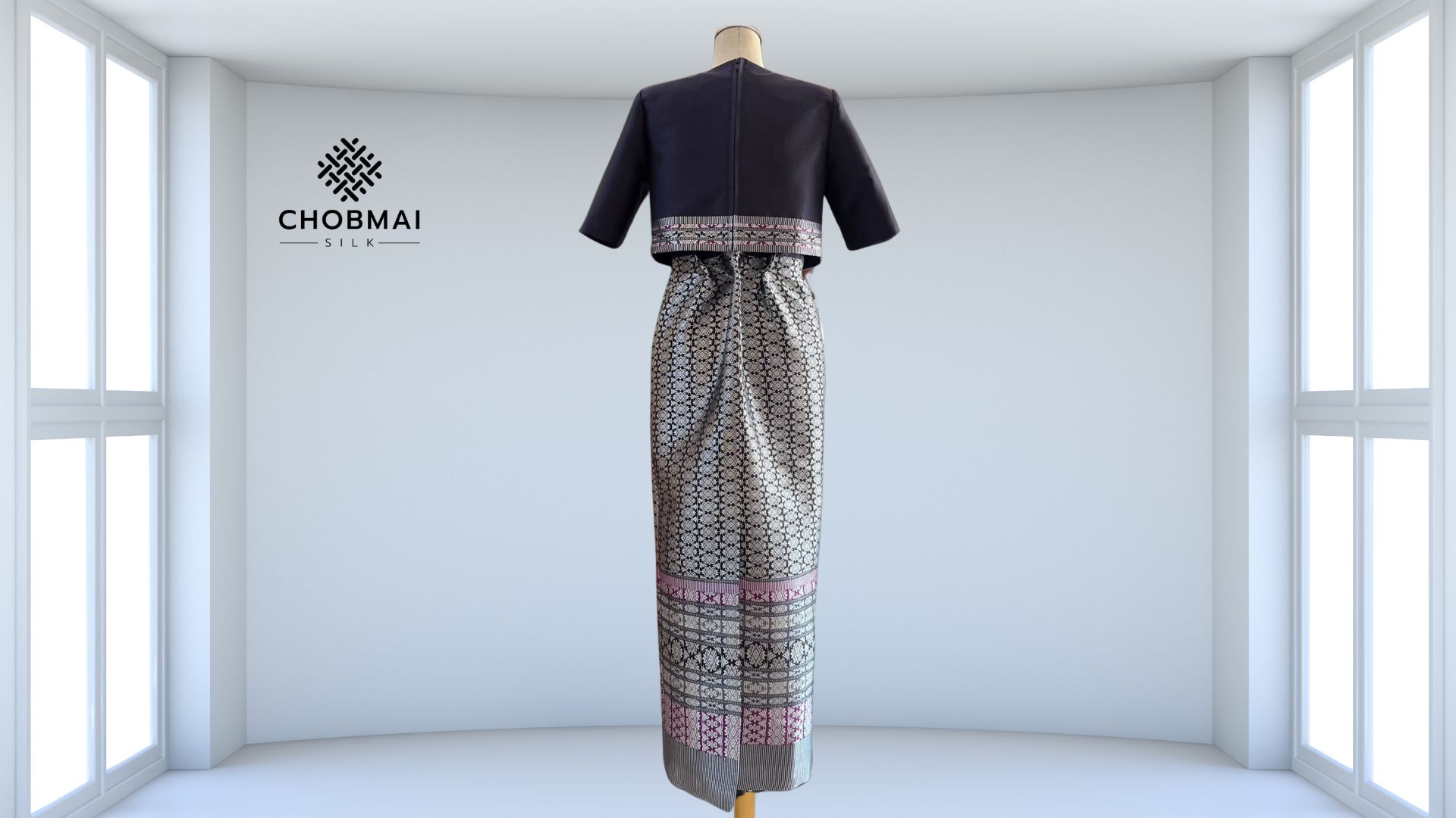 แบบตัดชุด เดรสผ้าไหม+เสื้อคลุม (ไม่รวมผ้า) chobmai x ARW รหัส CUT-ARW-1018671