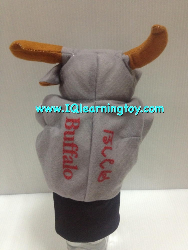 หุ่นมือตุ๊กตาสัตว์สอนคำศัพท์ Buffalo-ควาย เป็นสื่อการสอนใช้เล่าเรื่องให้เกิดจินตนาการ และความสนุกสนาน ดึงดูดความสนใจและสมาธิได้ดีค่ะ ส่งฟรี