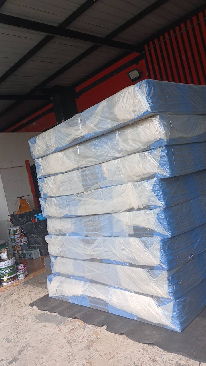 เบาะรองนอน เล่นโยคะ ออกกำลังกายขนาด1x2mหนา3cm ราคา1,300บาท