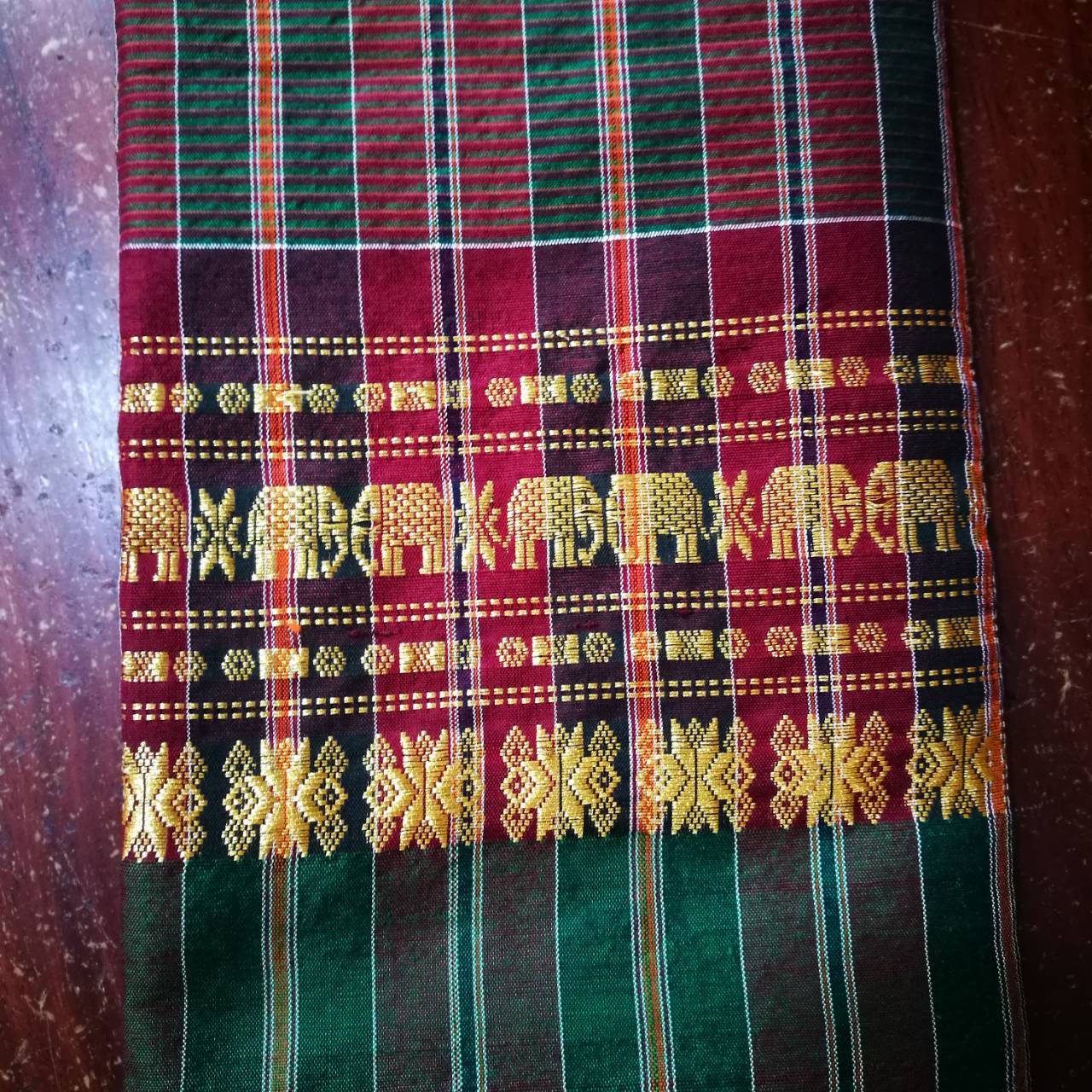 ผ้าขาวม้า ผ้าไหมแท้ เชิงช้างดิ้นทอง ขิดลายช้าง ขนาด 65X200ซม. รหัส R4E-NY-0602671