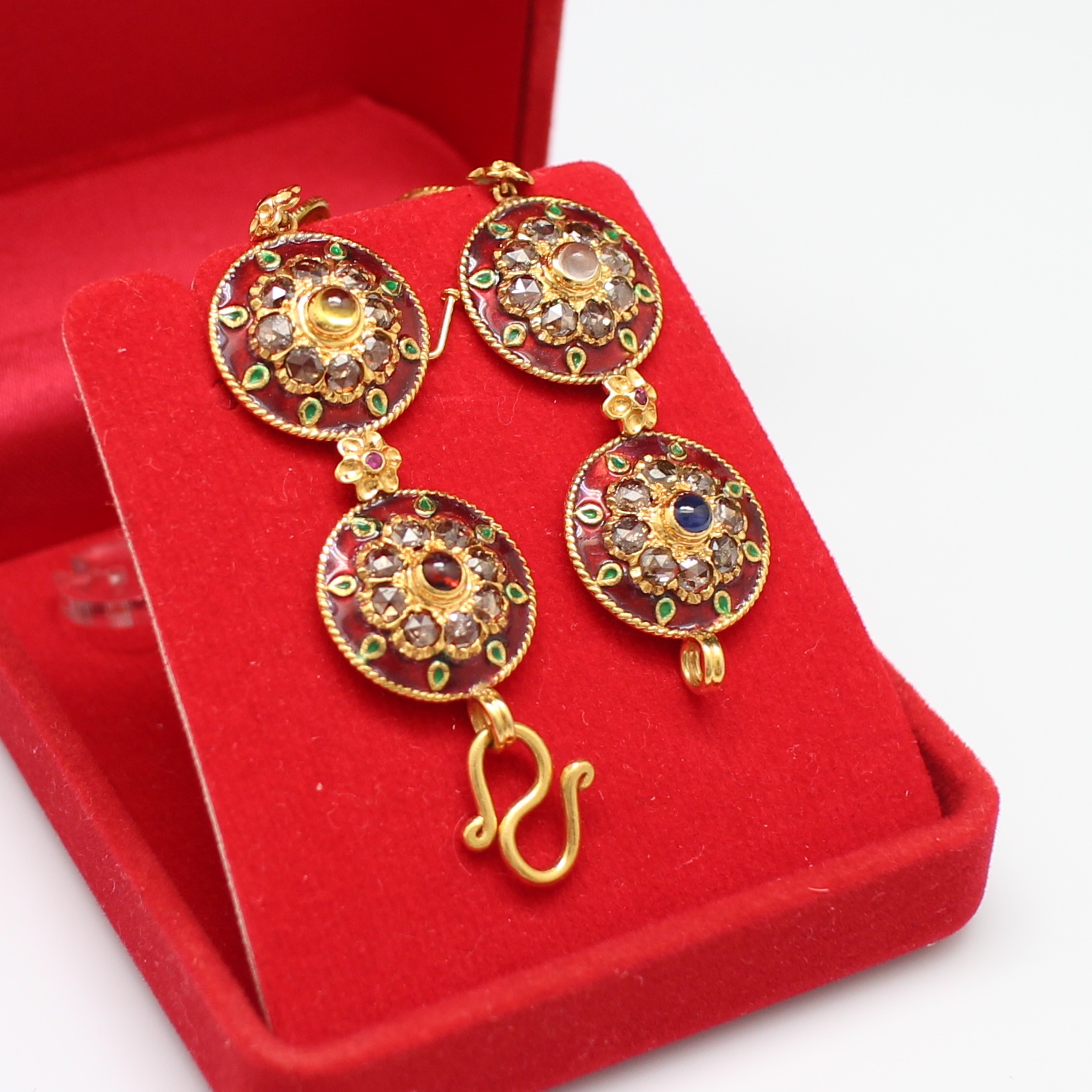 BL25113 สร้อยข้อมือนพเก้าล้อมเพชรซีกทองลงยา ทองแท้ 90% นน.รวม 19 กรัม ยาว 17.5 ซม.