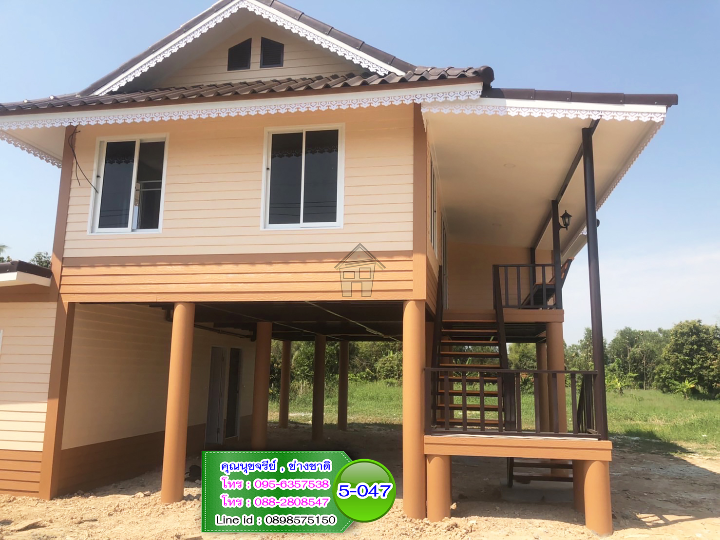 5-047 - บ้านน็อคดาวน์สองชั้นสีน้ำตาล - หลังใหญ่ - ทรงจั่ว